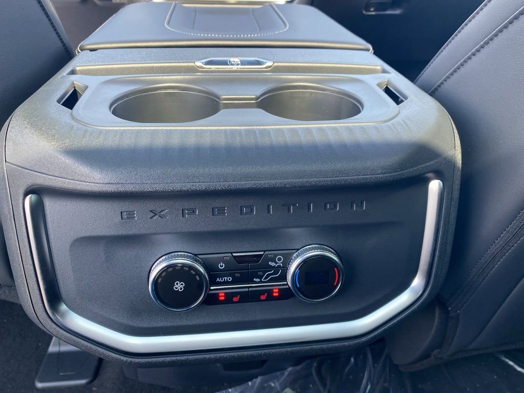 New 2025 Ford Expedition Platinum w/ Stealth Performance Package image 25