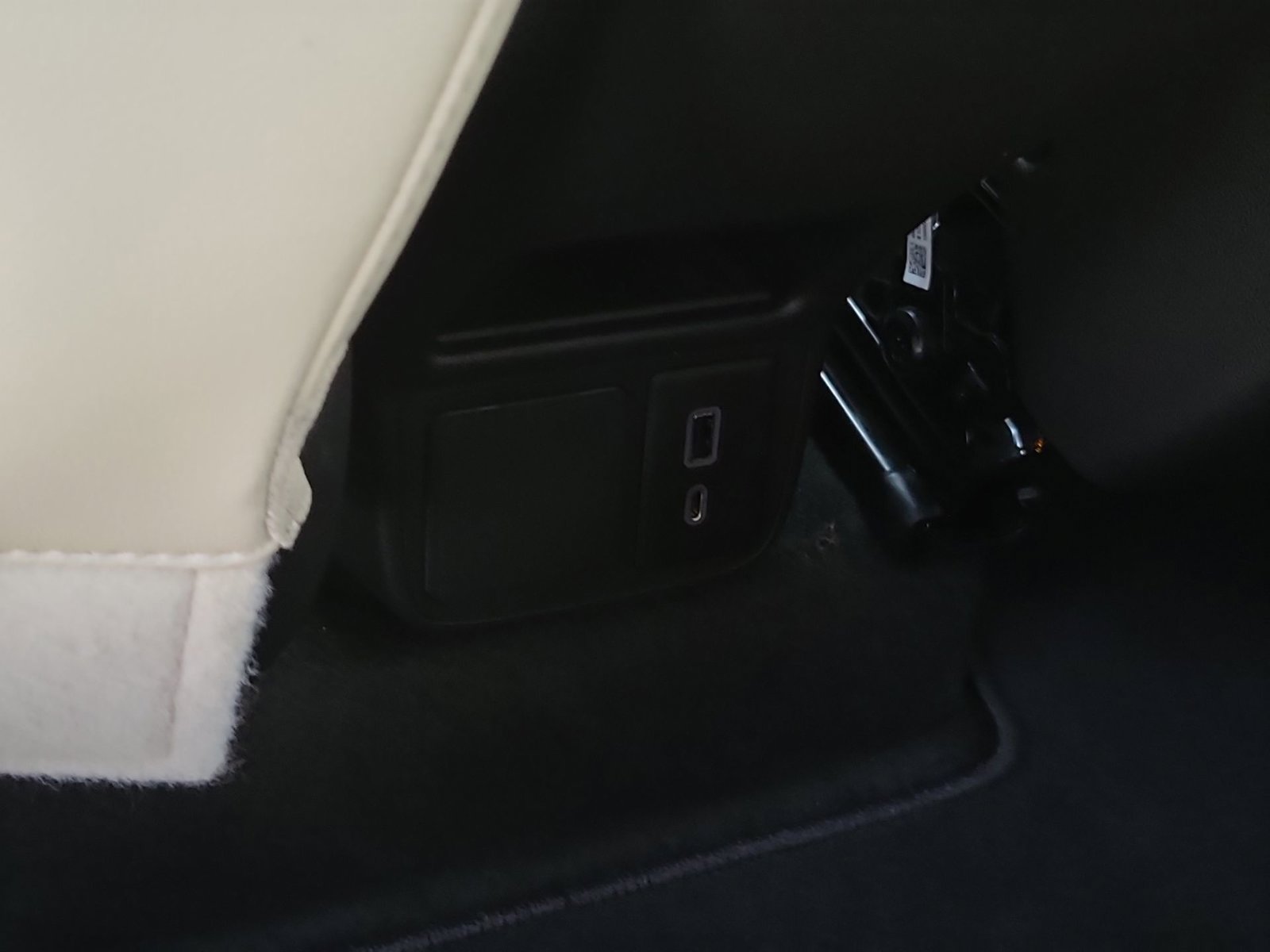 Used 2023 Buick Encore GX Preferred w/ Cold Weather Comfort Package FWD image 21