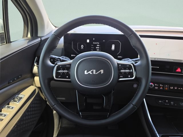 Certified 2025 Kia Carnival SX FWD image 22
