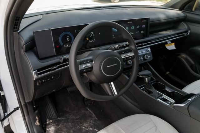 New 2025 Hyundai Santa Cruz SE FWD image 8