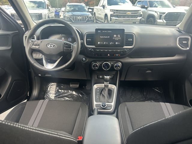 New 2025 Hyundai Venue SEL image 17
