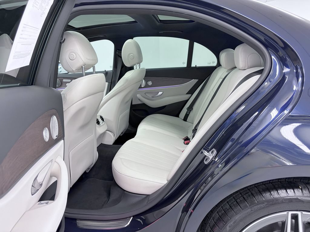 Used 2023 Mercedes-Benz E 350 4MATIC Sedan image 17