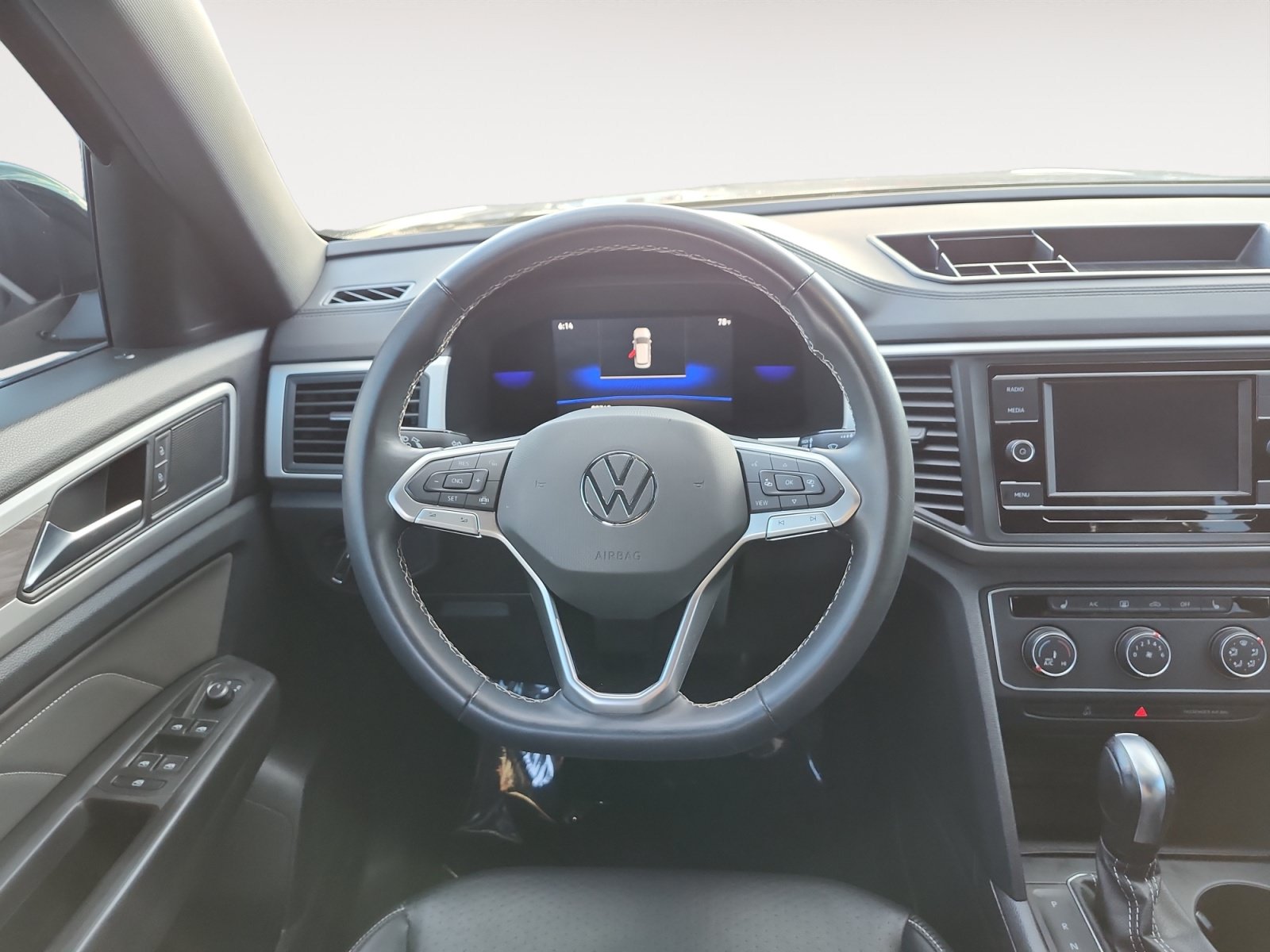 Used 2023 Volkswagen Atlas Cross Sport SE AWD/4WD image 12