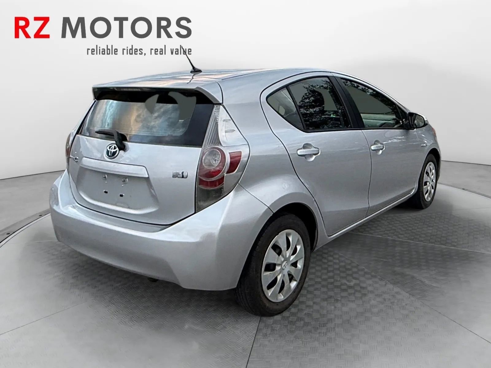Used 2012 Toyota Prius C Two FWD image 5