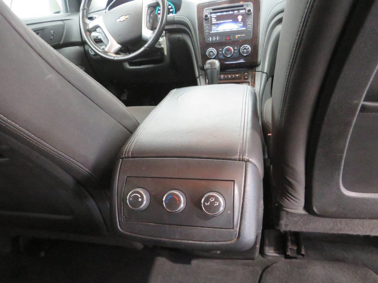 Used 2016 Chevrolet Traverse LT w/ Style and Technology Package image 13