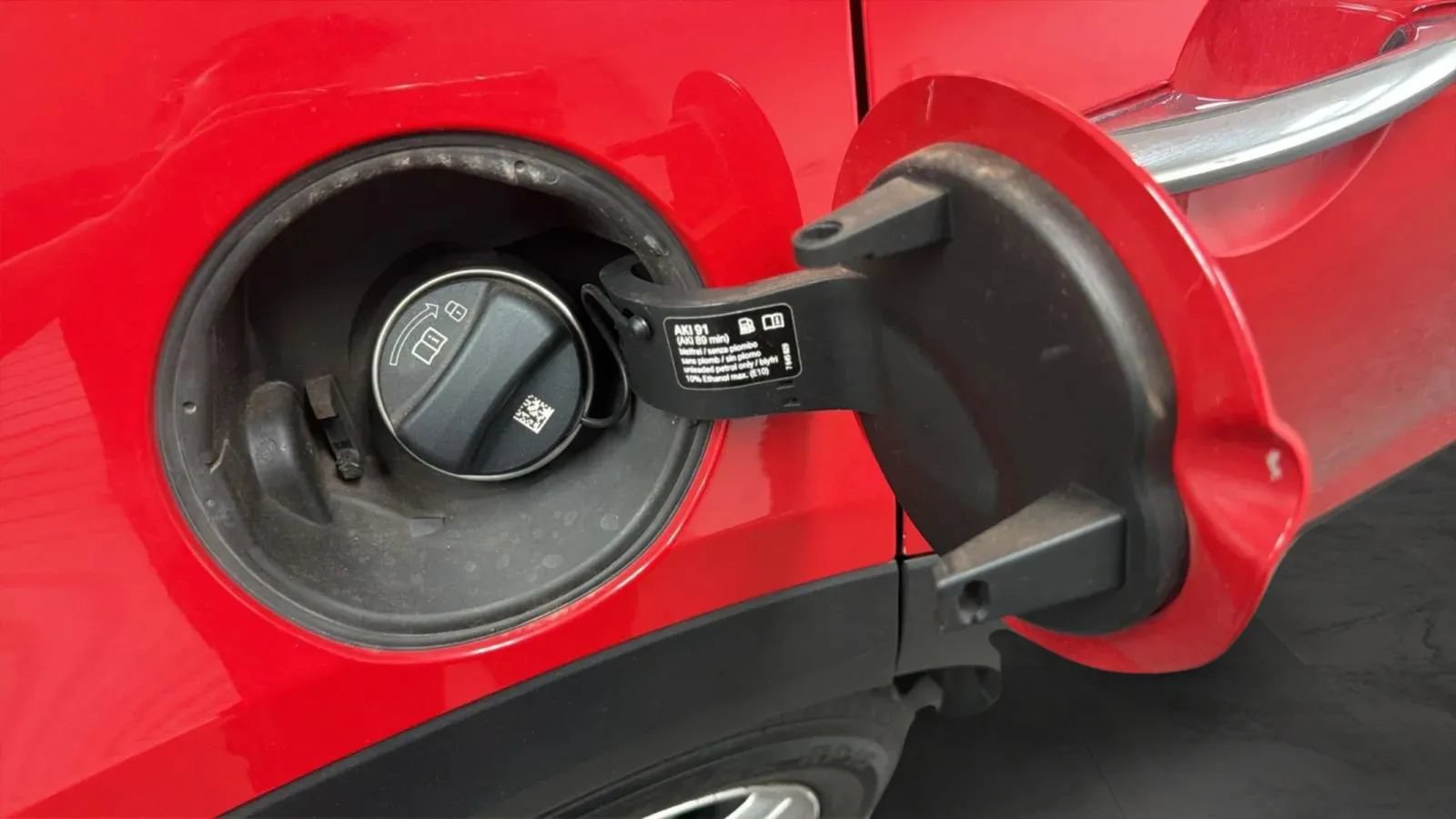 Used 2021 MINI Cooper 4-Door Hardtop FWD image 29