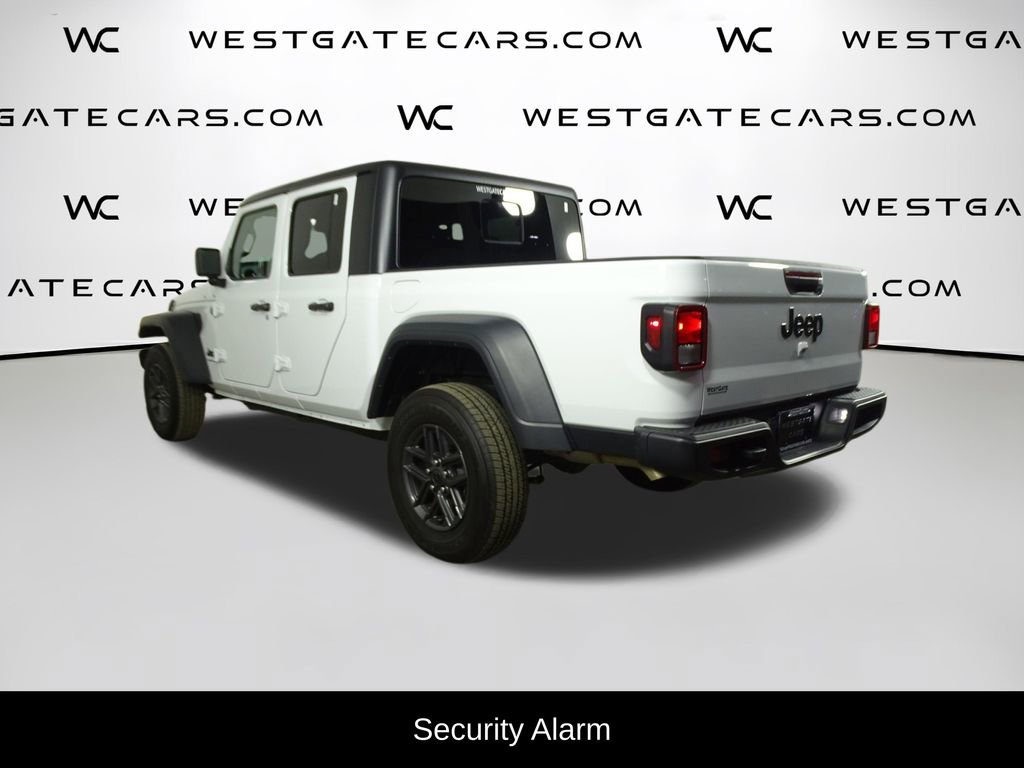 Used 2025 Jeep Gladiator Sport image 3
