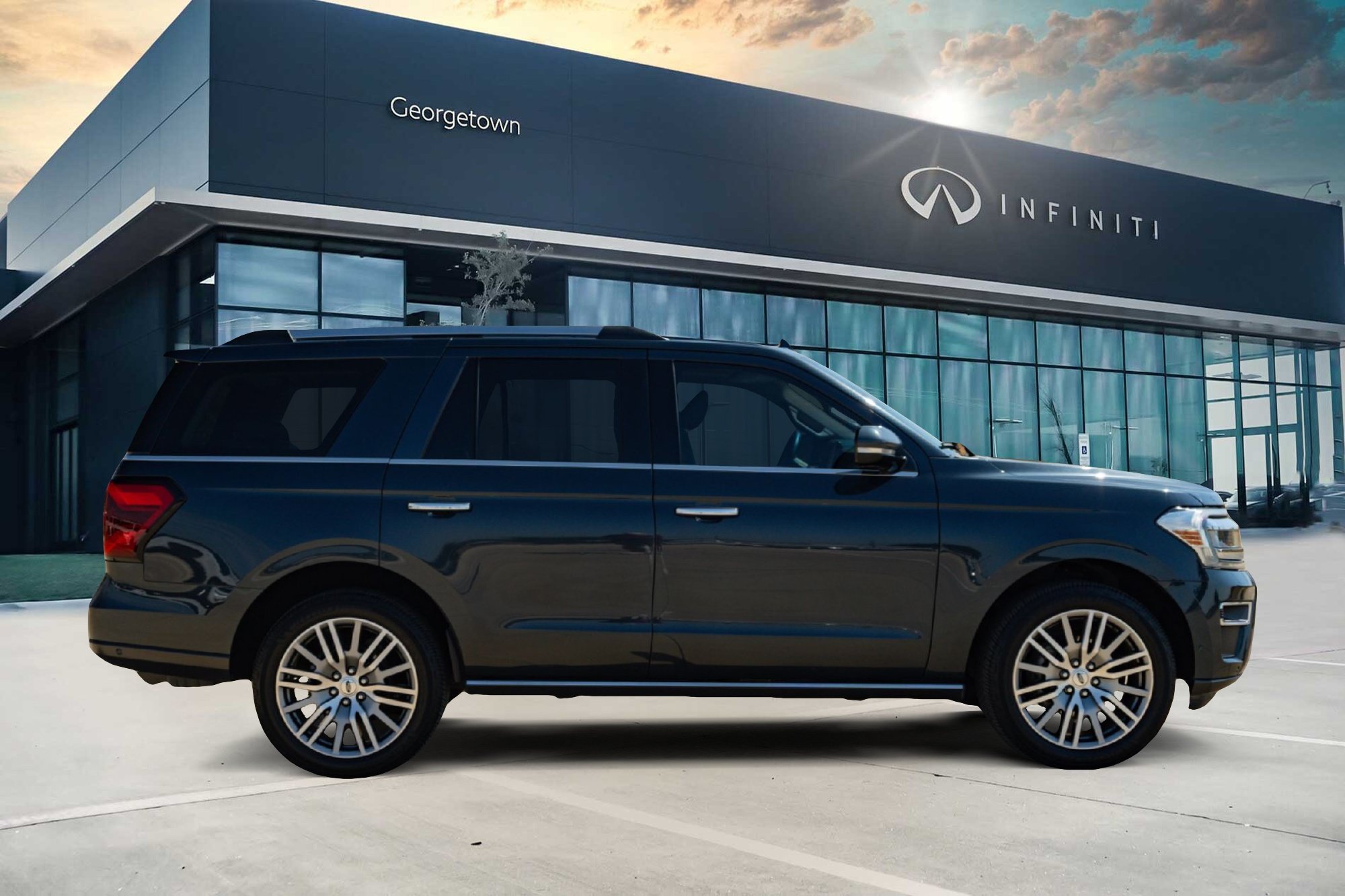 Used 2022 Ford Expedition Limited RWD image 4
