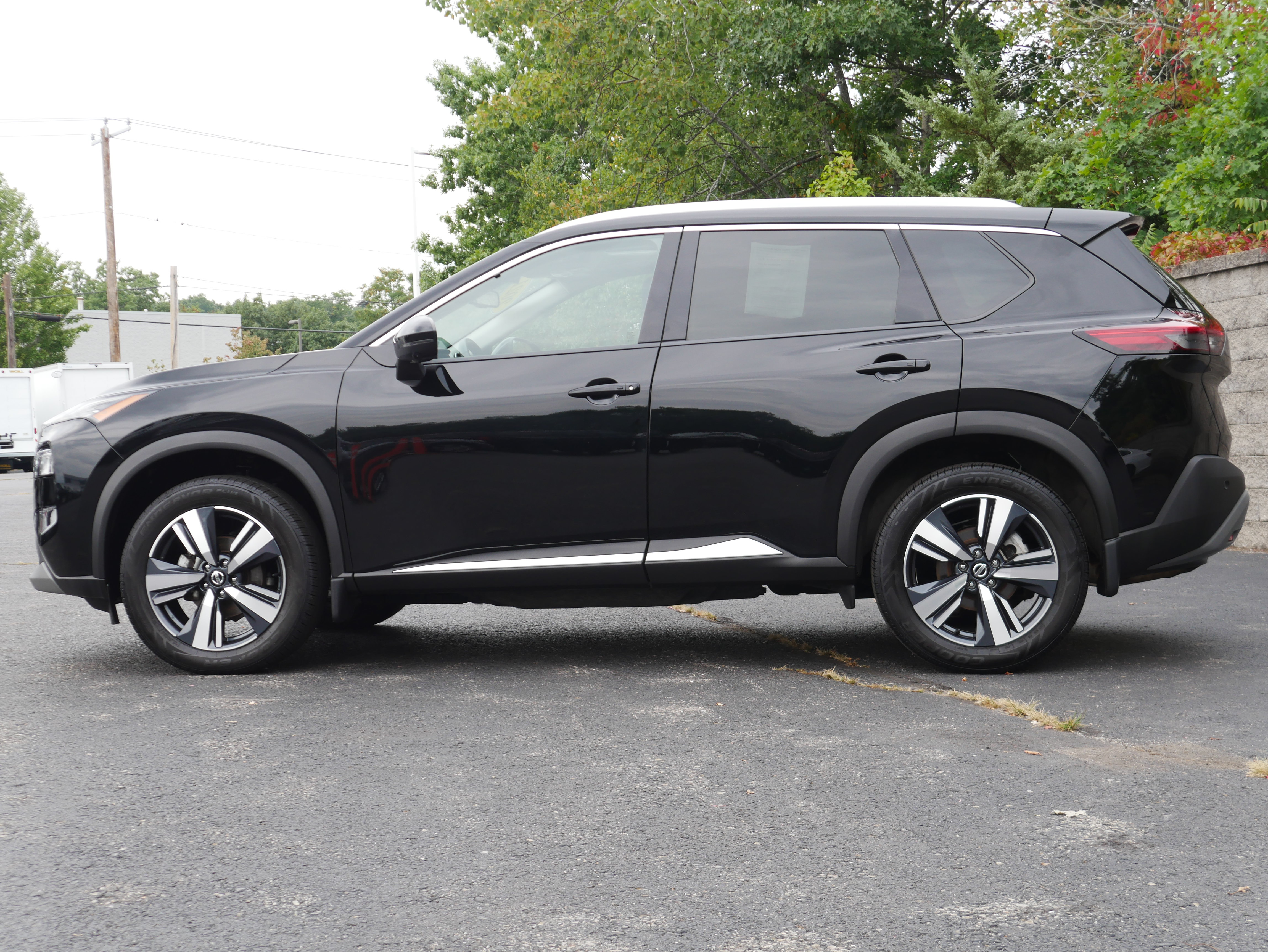 Used 2021 Nissan Rogue SL AWD/4WD image 3
