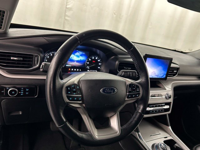 Used 2023 Ford Explorer XLT w/ Equipment Group 202A AWD/4WD image 8