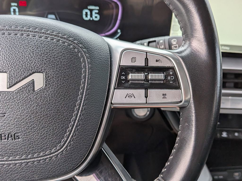 Used 2023 Kia Telluride LX image 20