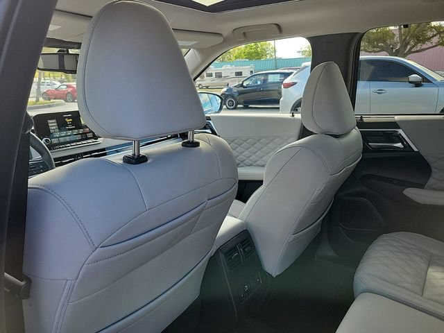 New 2025 Mitsubishi Outlander SEL image 14