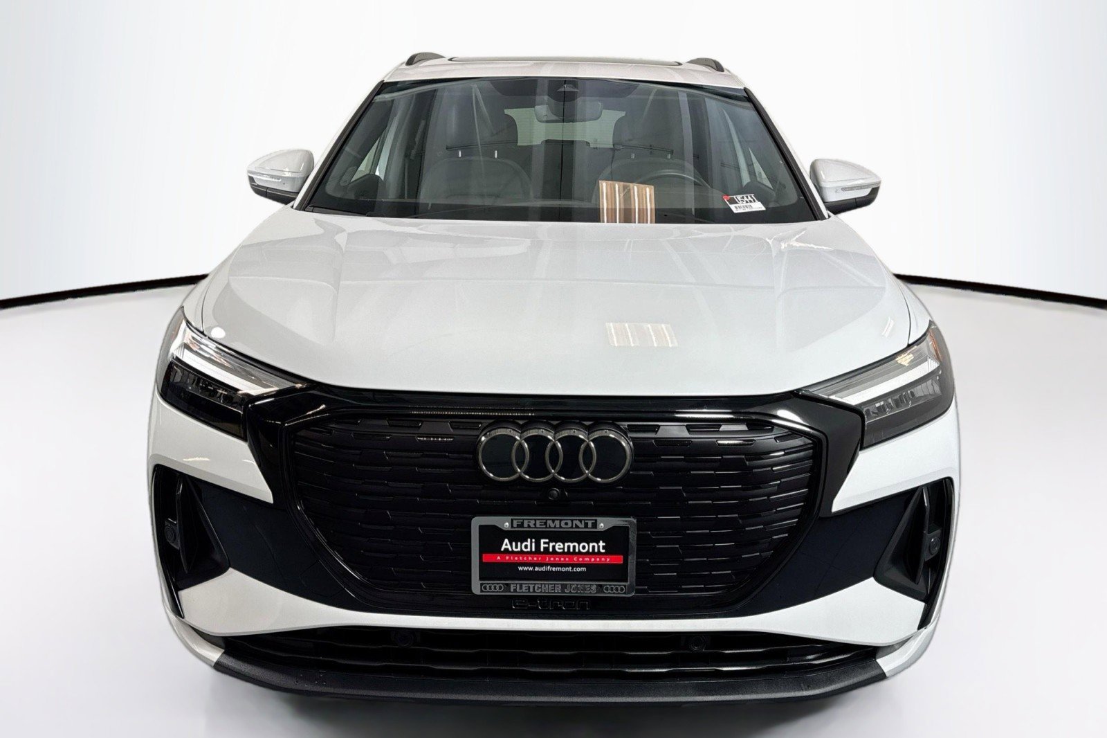 Used 2024 Audi Q4 e-tron Premium Plus image 2