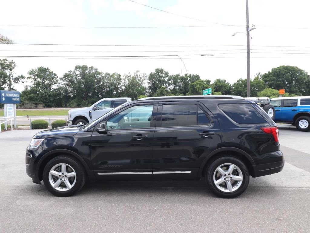 Used 2018 Ford Explorer XLT w/ Equipment Group 202A FWD image 5