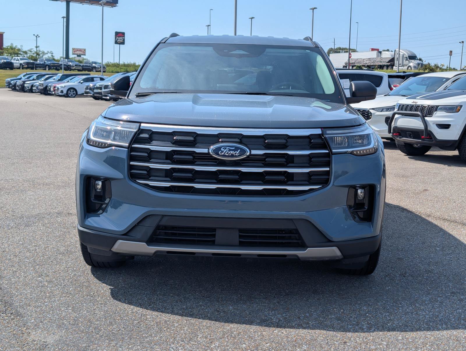 Used 2026 Ford Explorer Active w/ Active Comfort Package RWD image 8