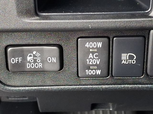 Used 2018 Toyota Tacoma Limited AWD/4WD image 21