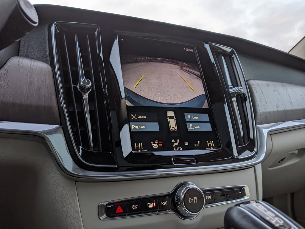 Used 2021 Volvo V90 T6 Cross Country w/ Climate Package image 17