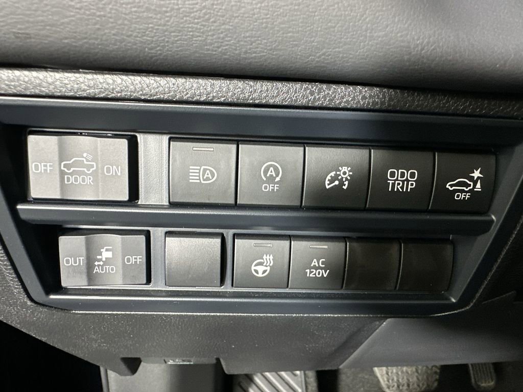 Used 2025 Toyota Tundra Platinum image 21