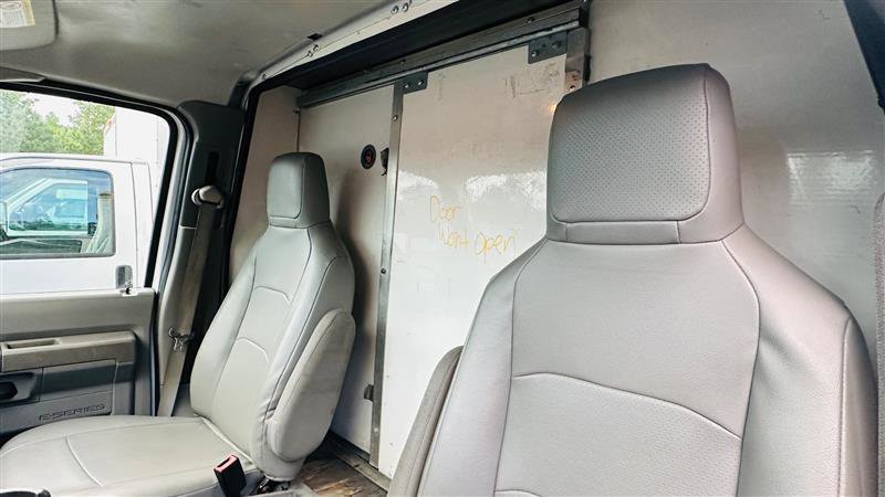 Used 2018 Ford E-350 and Econoline 350 Super Duty w/ Power Windows & Locks Group image 17