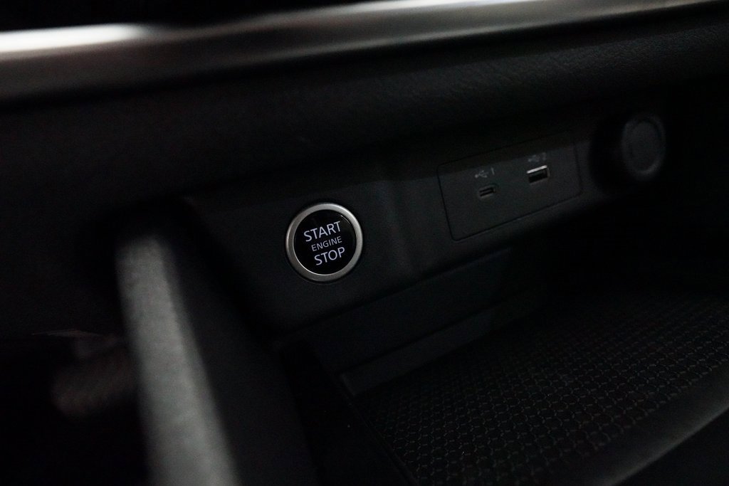 Used 2023 Nissan Rogue SV image 30