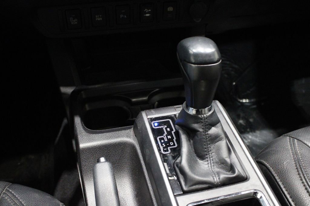 Used 2016 Toyota Tacoma TRD Sport image 29