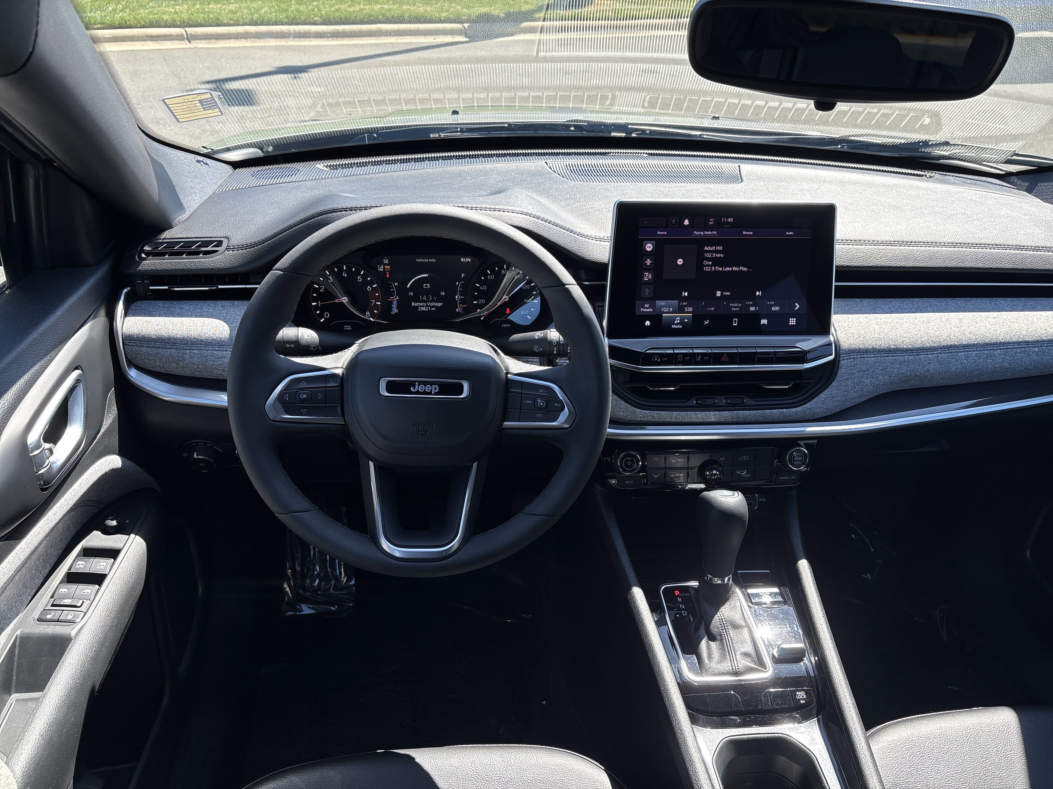 Used 2023 Jeep Compass Latitude image 18