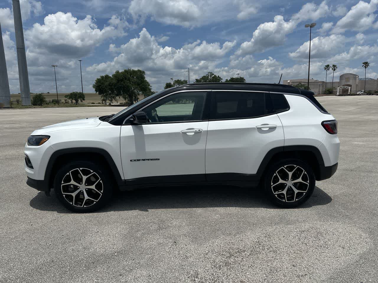 Certified 2024 Jeep Compass Limited AWD/4WD image 10