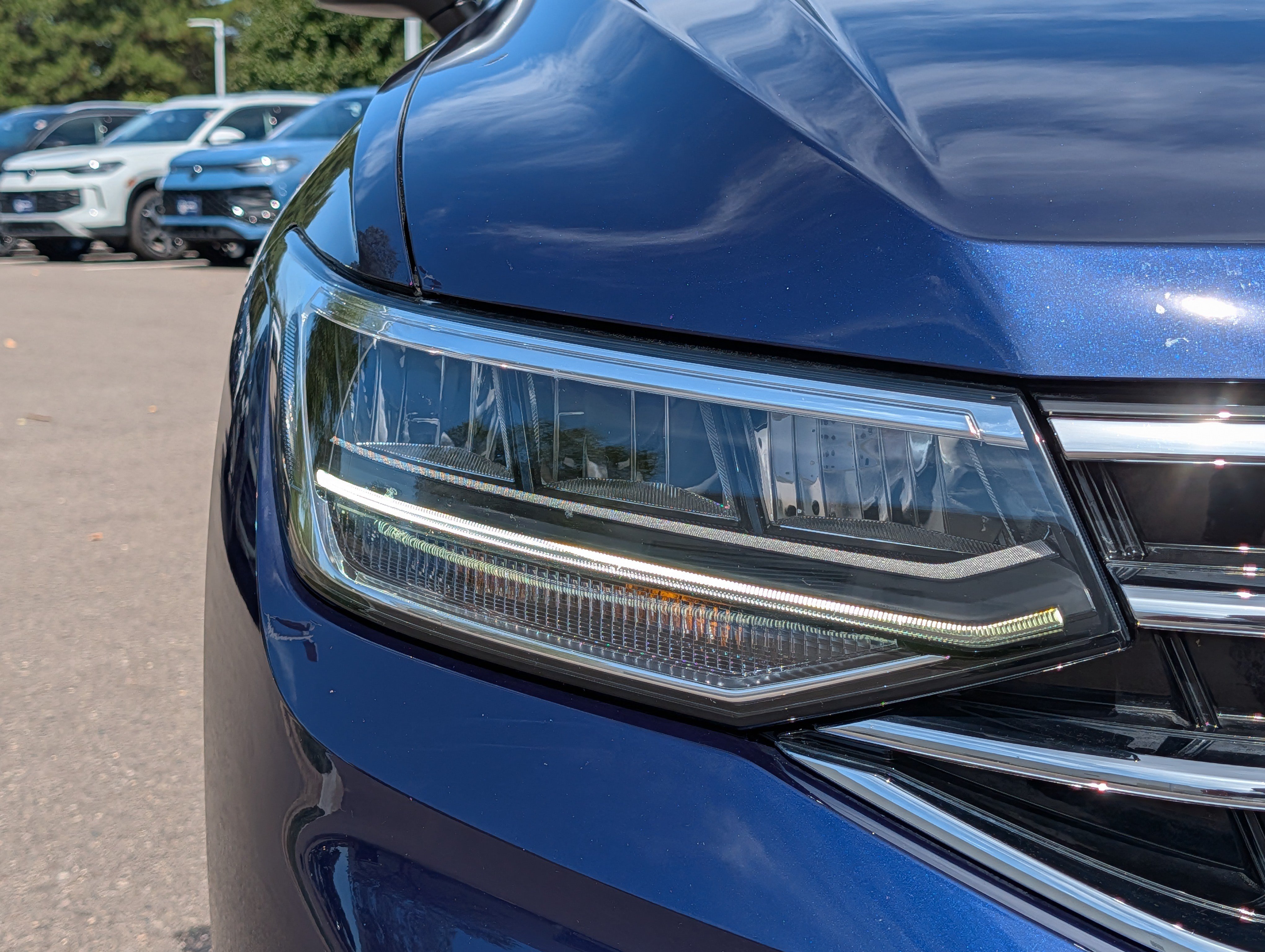 Certified 2024 Volkswagen Tiguan Wolfsburg Edition w/ Panoramic Sunroof Package AWD/4WD image 15