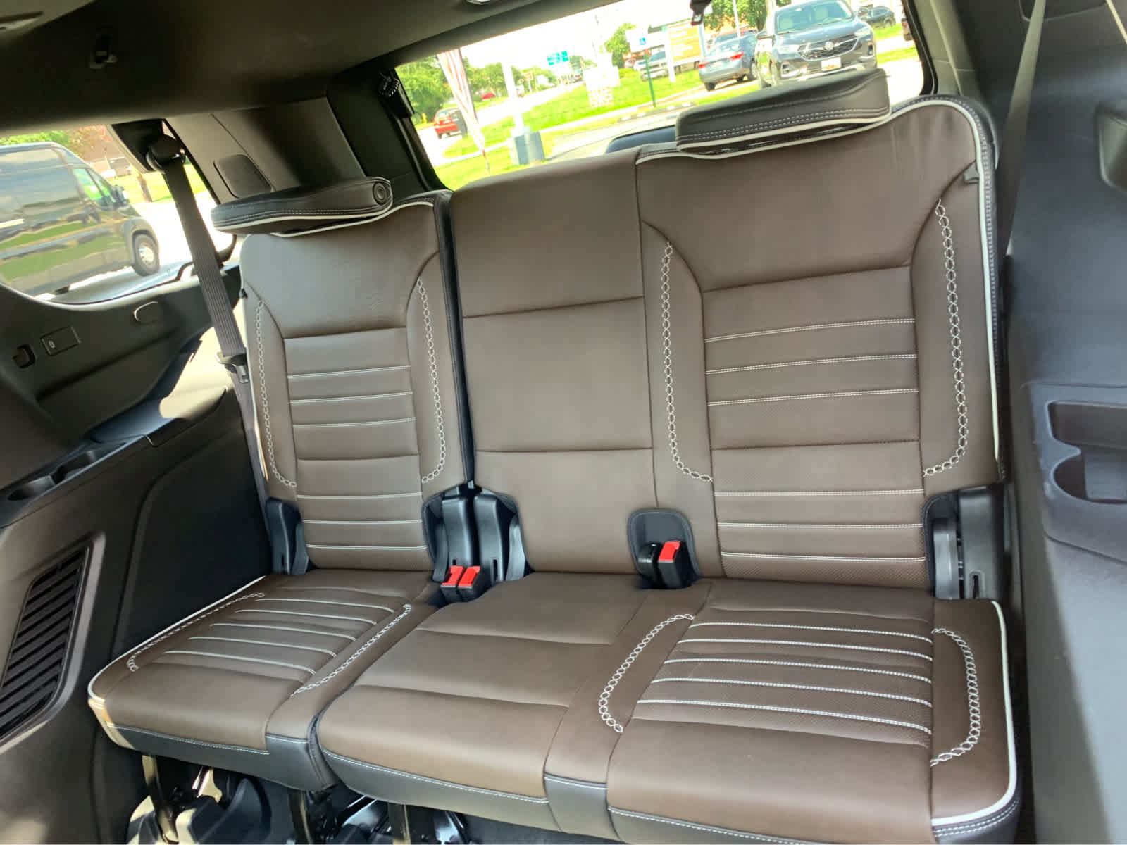 Used 2025 GMC Yukon Denali Ultimate AWD/4WD image 25