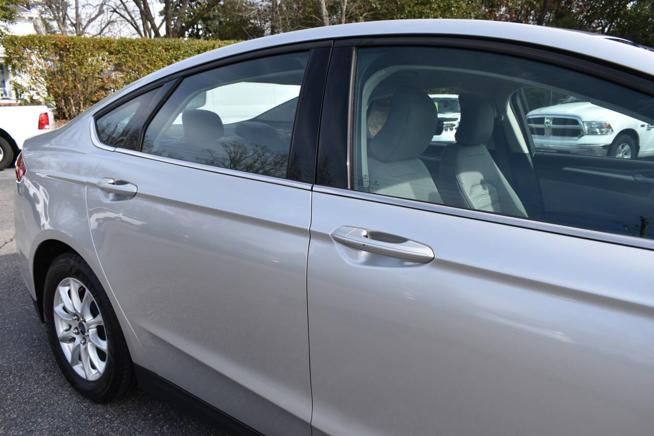 Used 2016 Ford Fusion S image 31