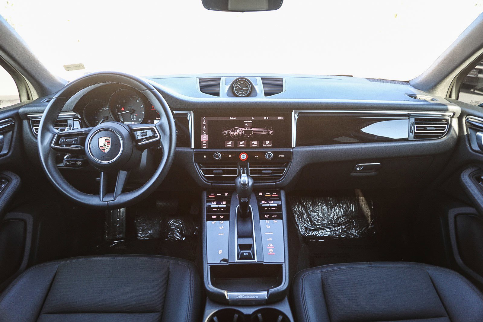 Used 2023 Porsche Macan image 12