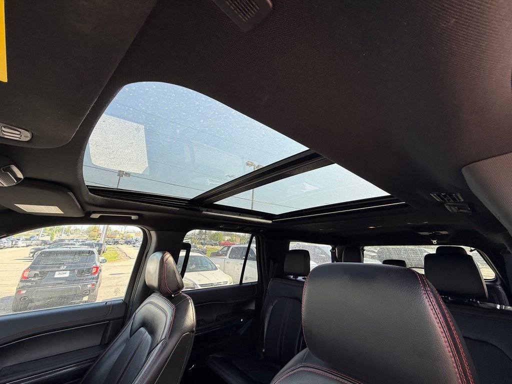 Used 2021 Ford Expedition Max Limited image 12