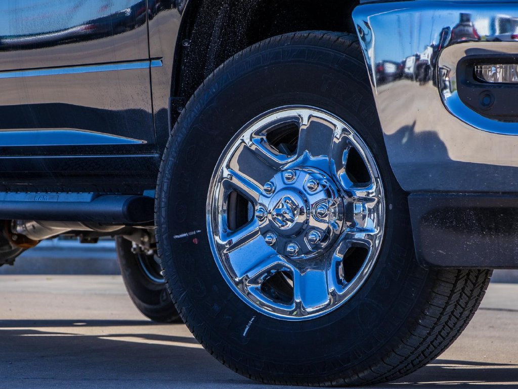 Used 2025 RAM 2500 Tradesman AWD/4WD image 2