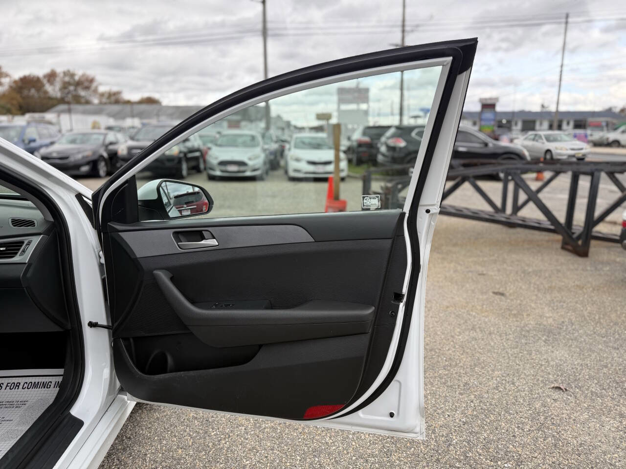 Used 2018 Hyundai Sonata SE image 16