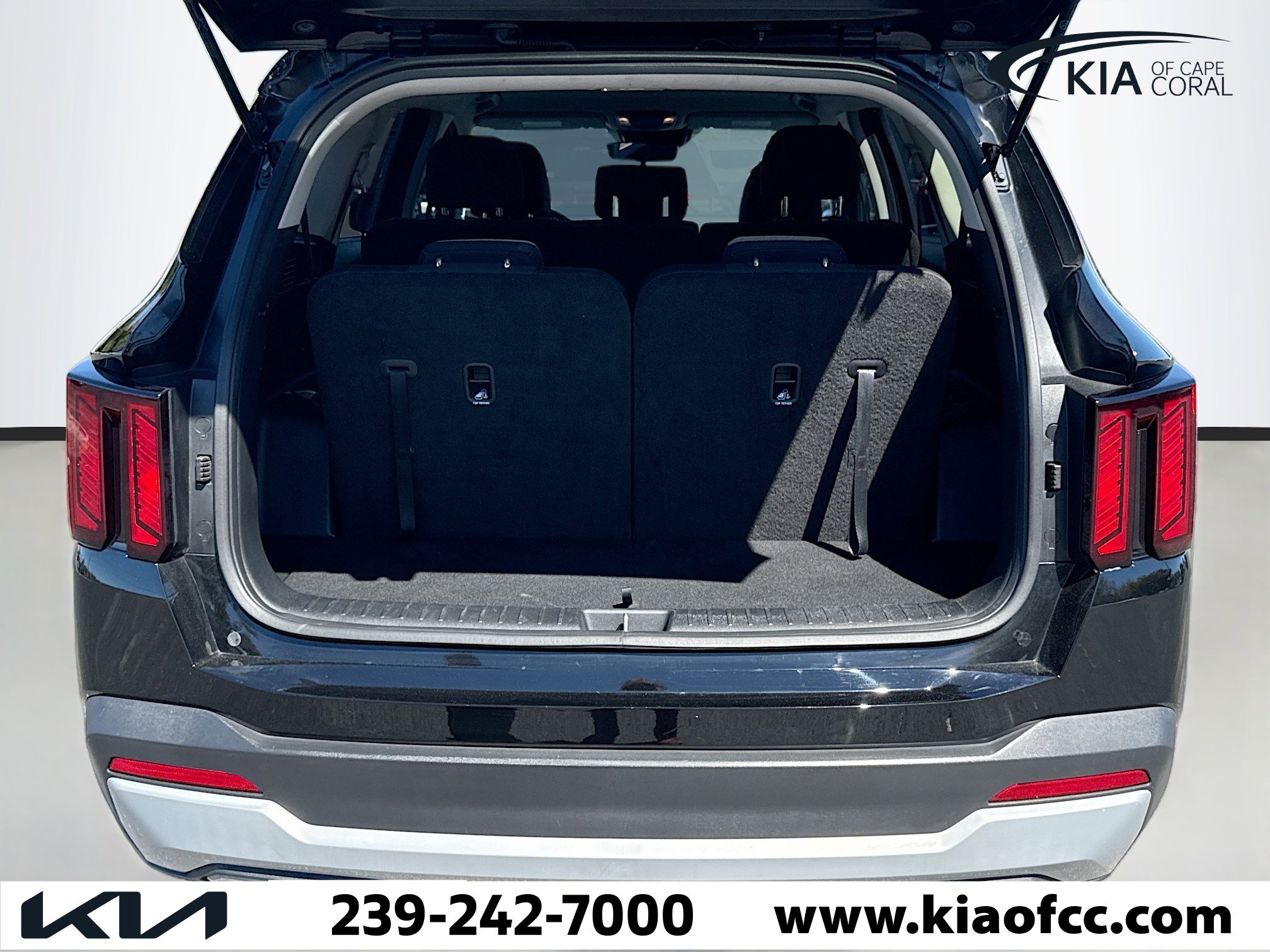 Certified 2025 Kia Sorento LX image 12