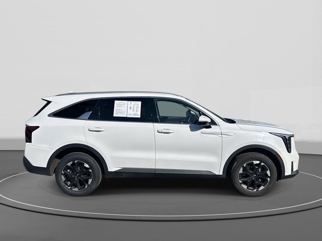 Used 2024 Kia Sorento S AWD/4WD image 3