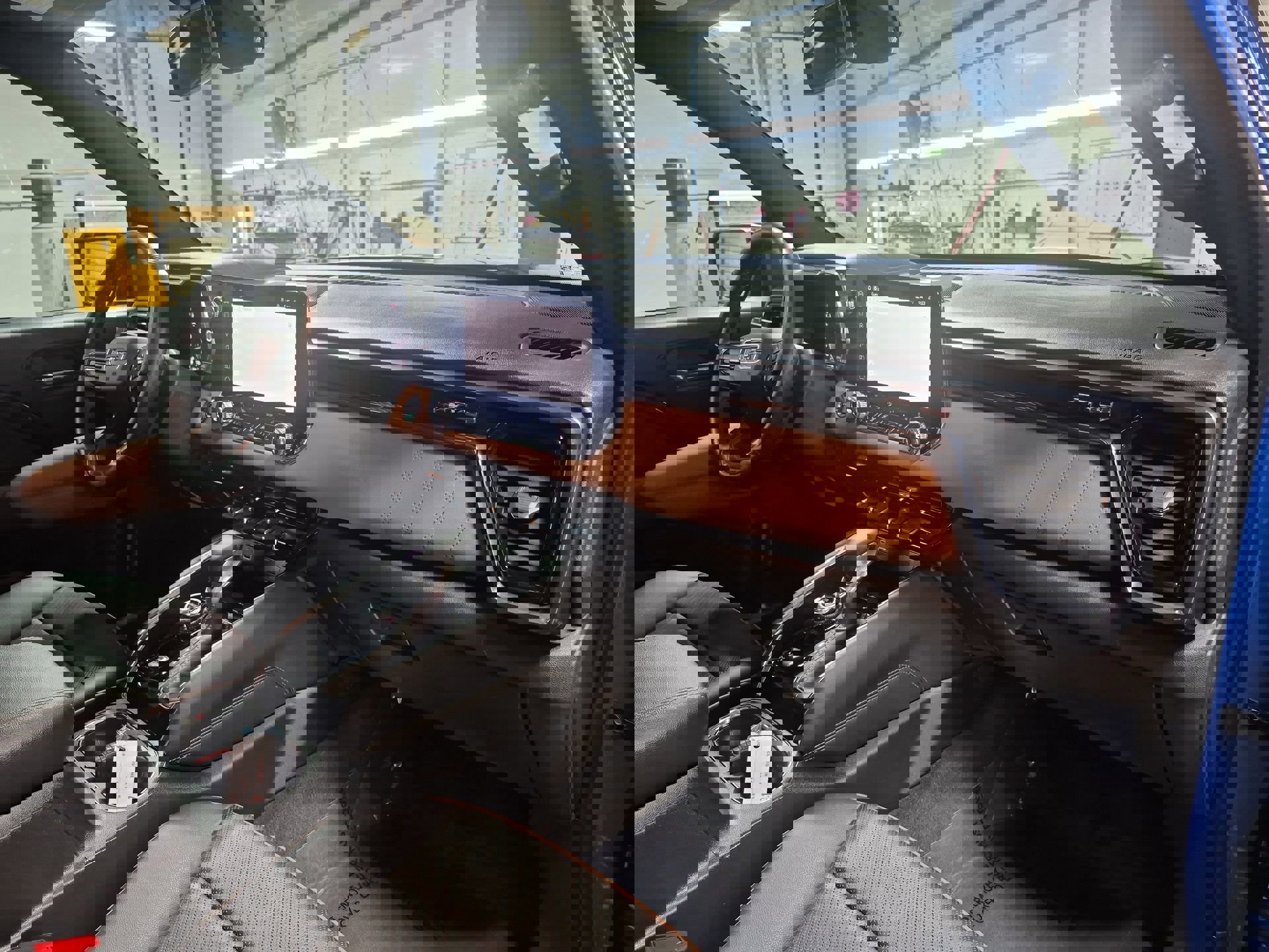 Used 2023 GMC Canyon AT4 w/ AT4 Premium Package image 31