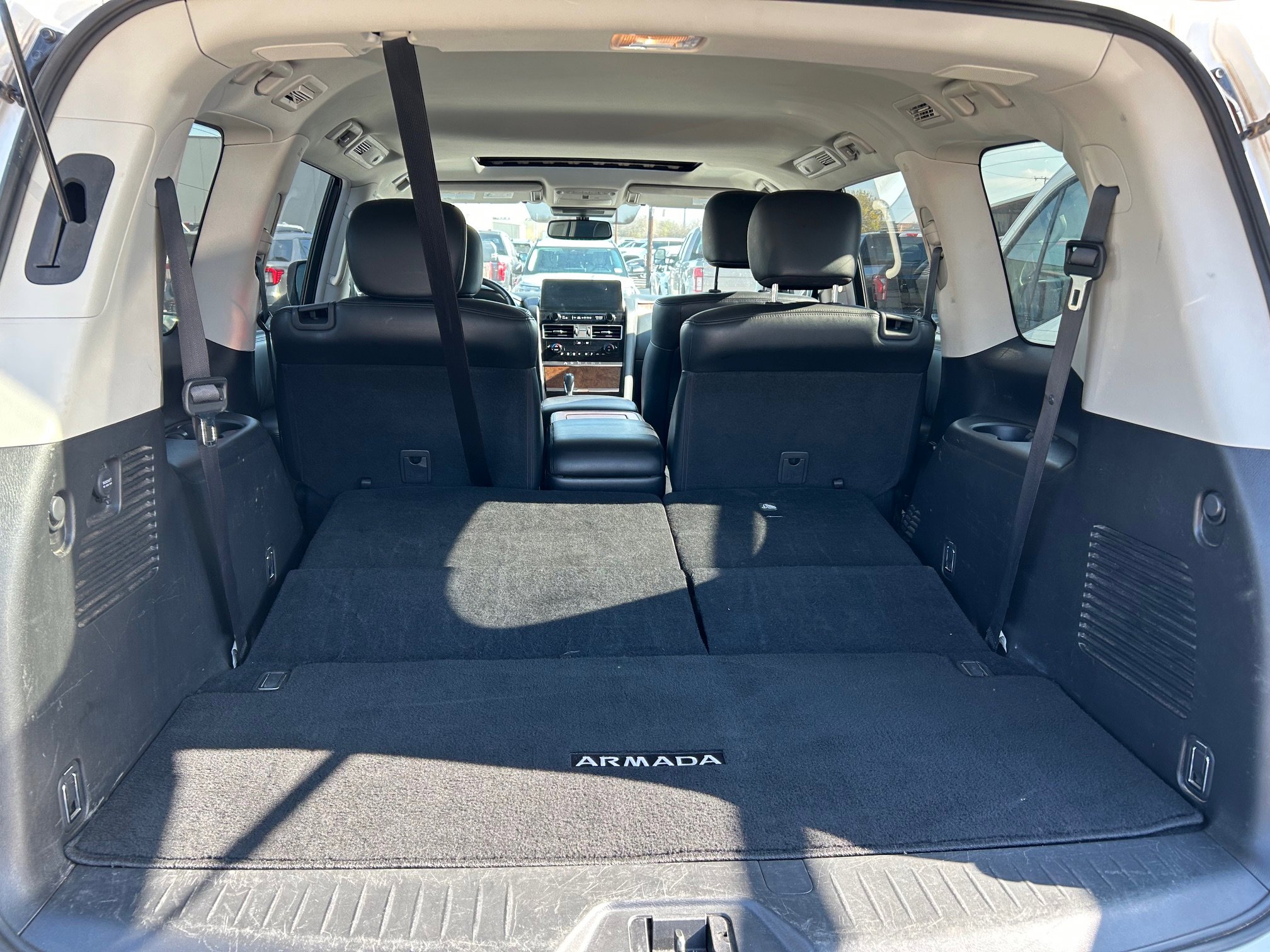 Used 2024 Nissan Armada SL w/ Captain's Chairs Package image 29