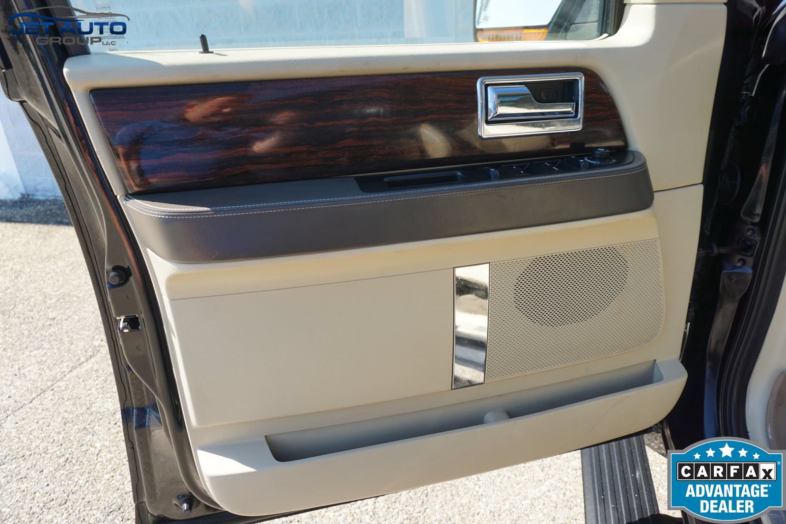 Used 2015 Lincoln Navigator 4WD w/ Equipment Group 101A Reserve image 29