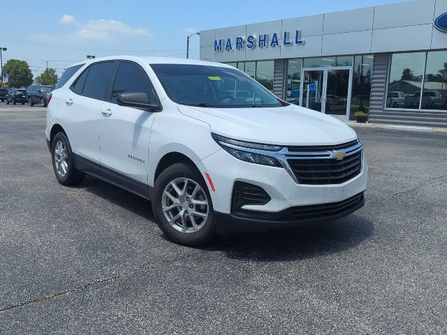 Used 2023 Chevrolet Equinox LS w/ LS Convenience Package FWD image 3