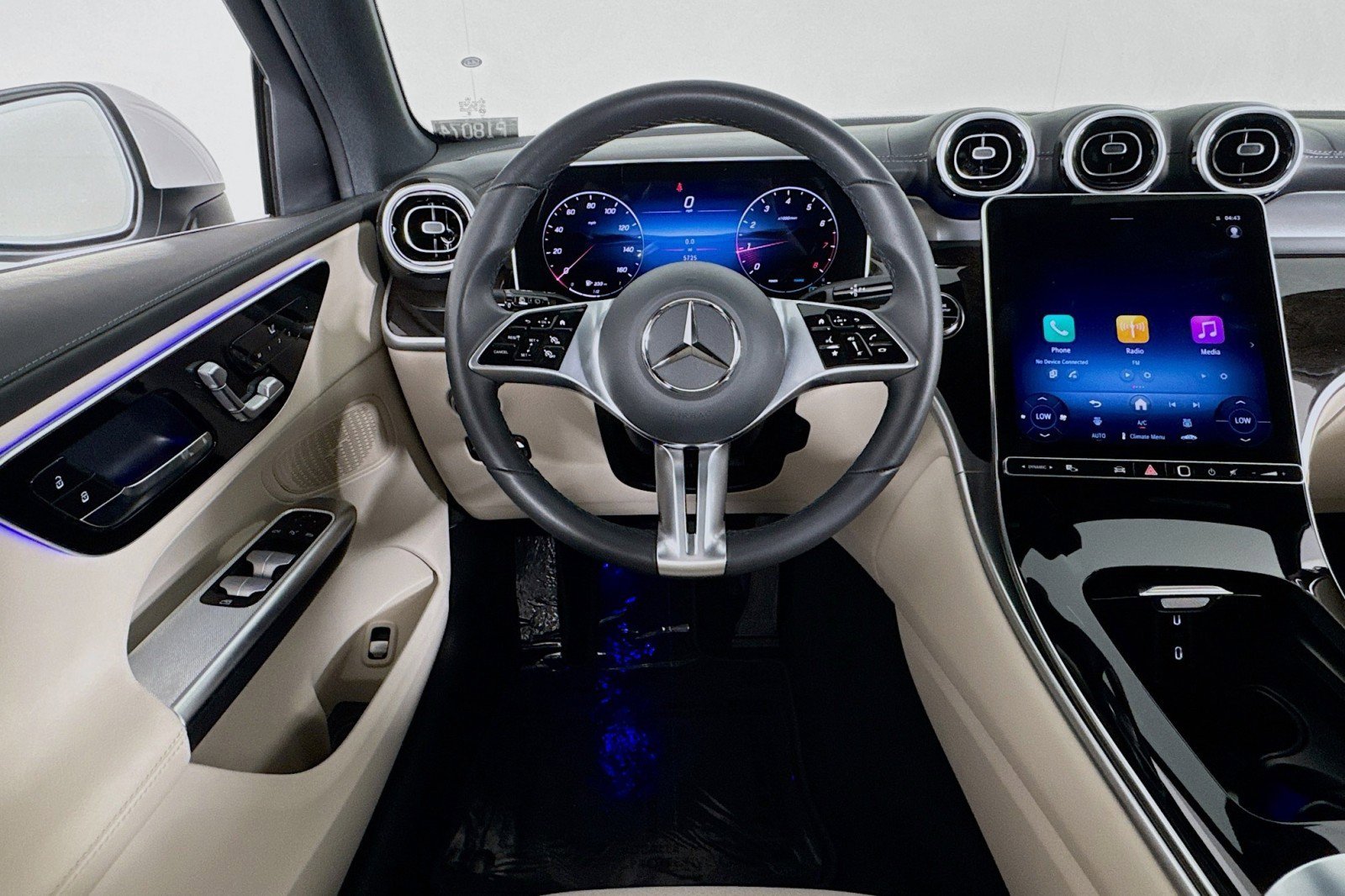 Certified 2025 Mercedes-Benz GLC 300 image 5