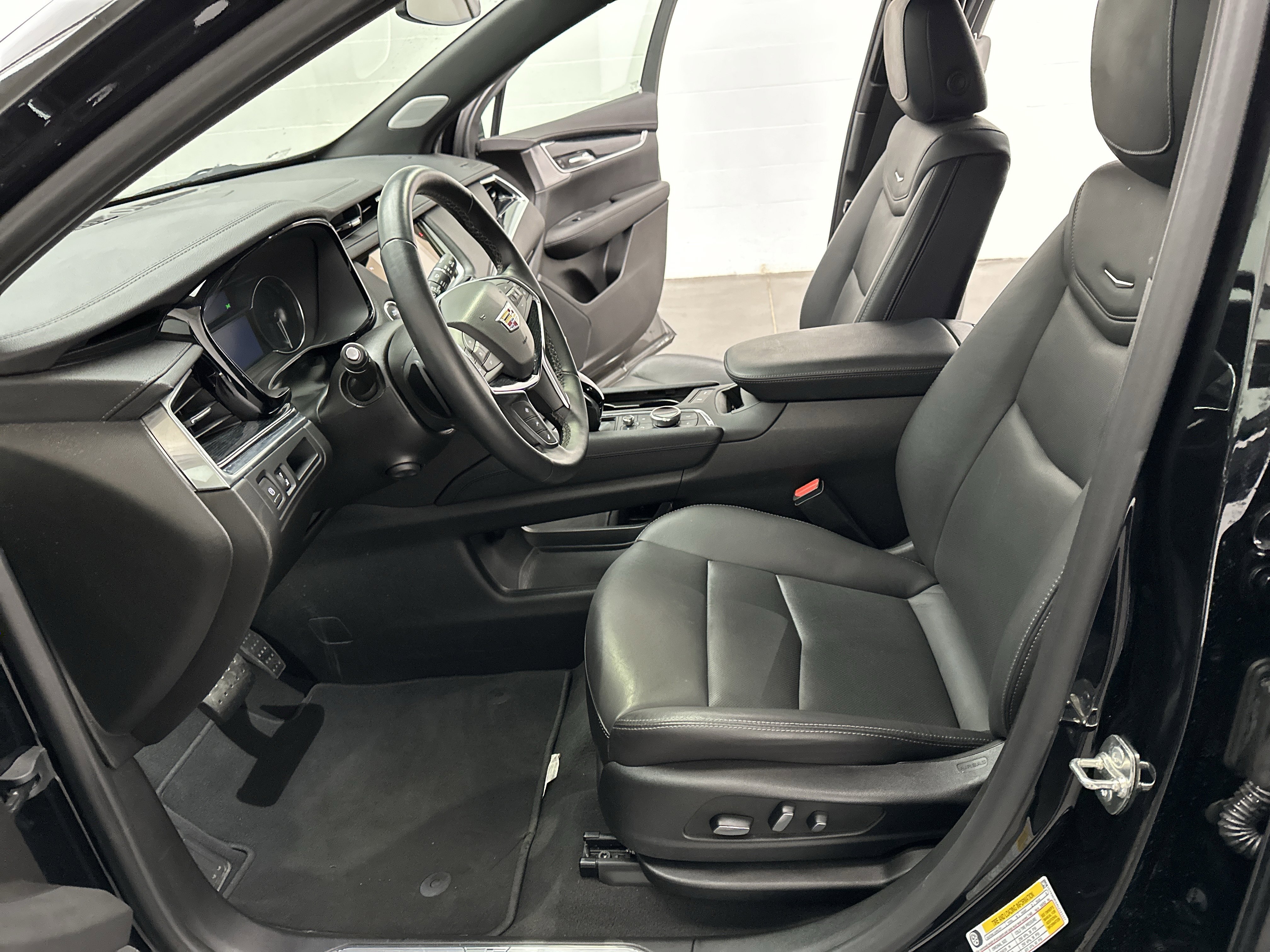 Used 2025 Cadillac XT5 Premium Luxury image 19