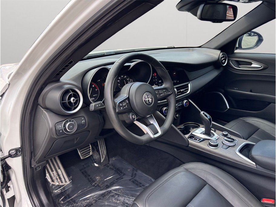 Used 2022 Alfa Romeo Giulia Ti w/ Active Assist Plus Package RWD image 6