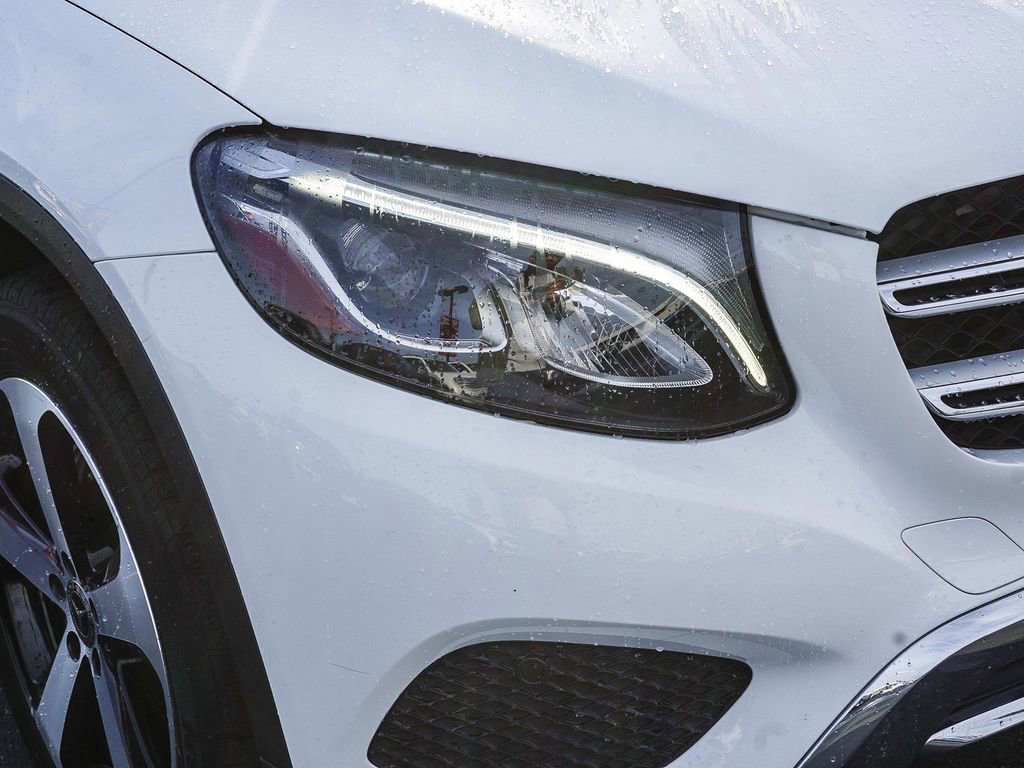 Used 2019 Mercedes-Benz GLC 350e 4MATIC image 9