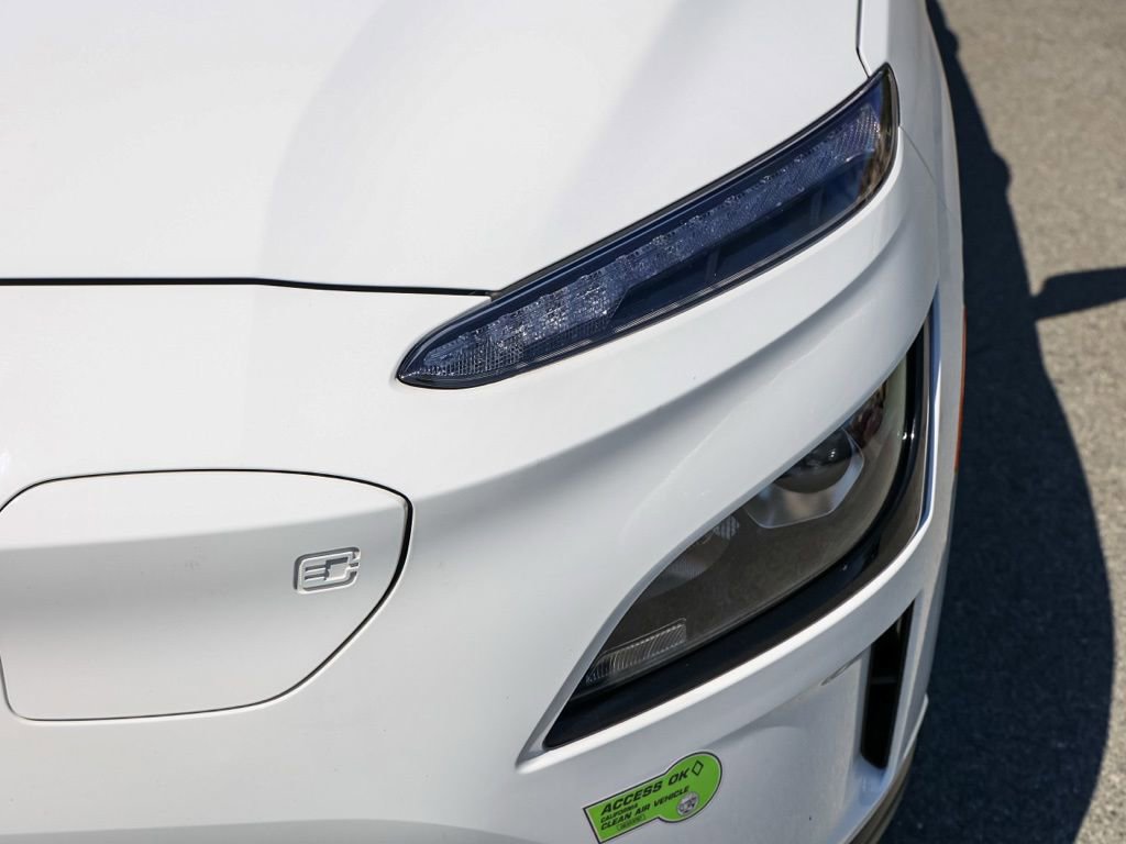 Used 2023 Hyundai Kona SE image 10