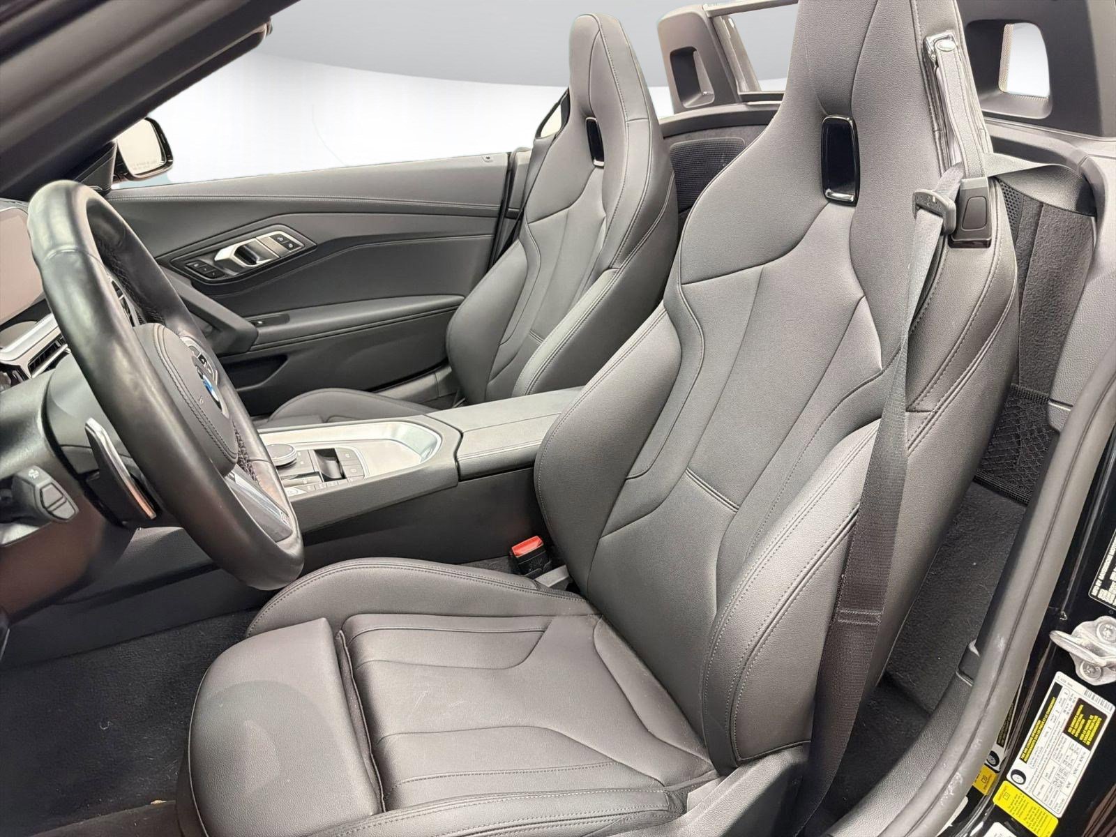 Certified 2023 BMW Z4 sDrive30i w/ Convenience Package image 5