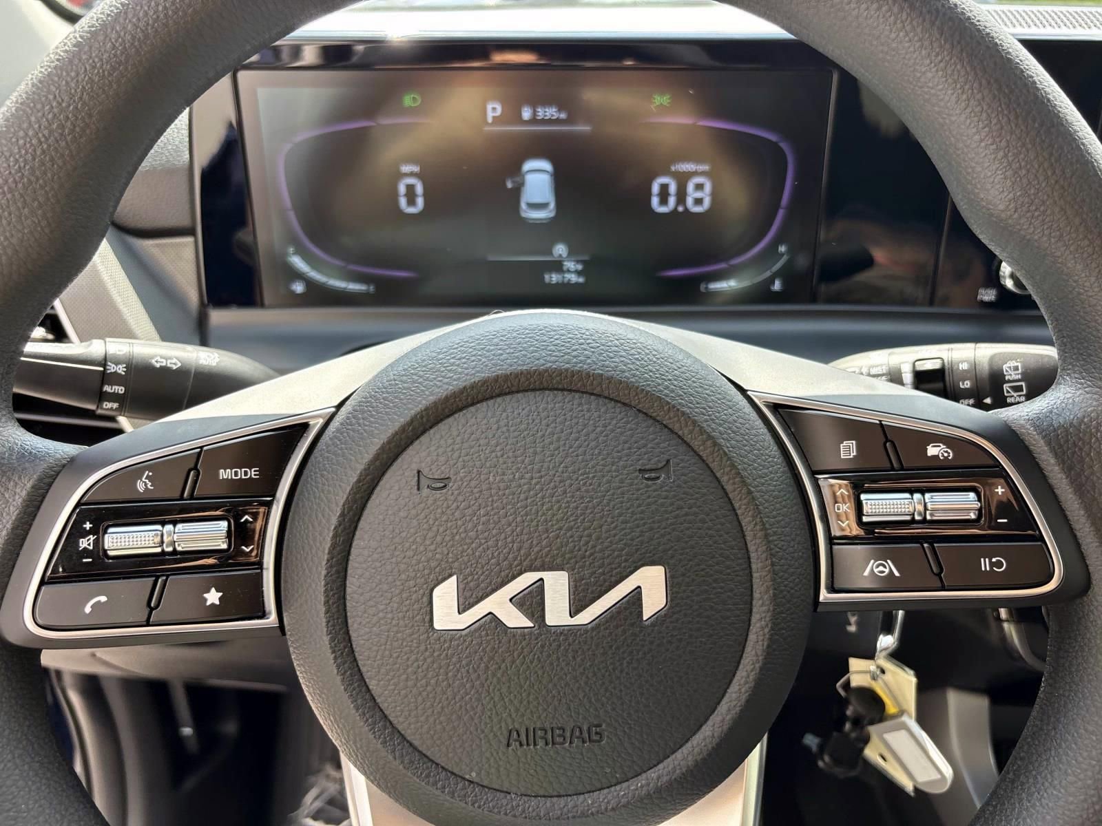 Used 2025 Kia Seltos LX AWD/4WD image 16