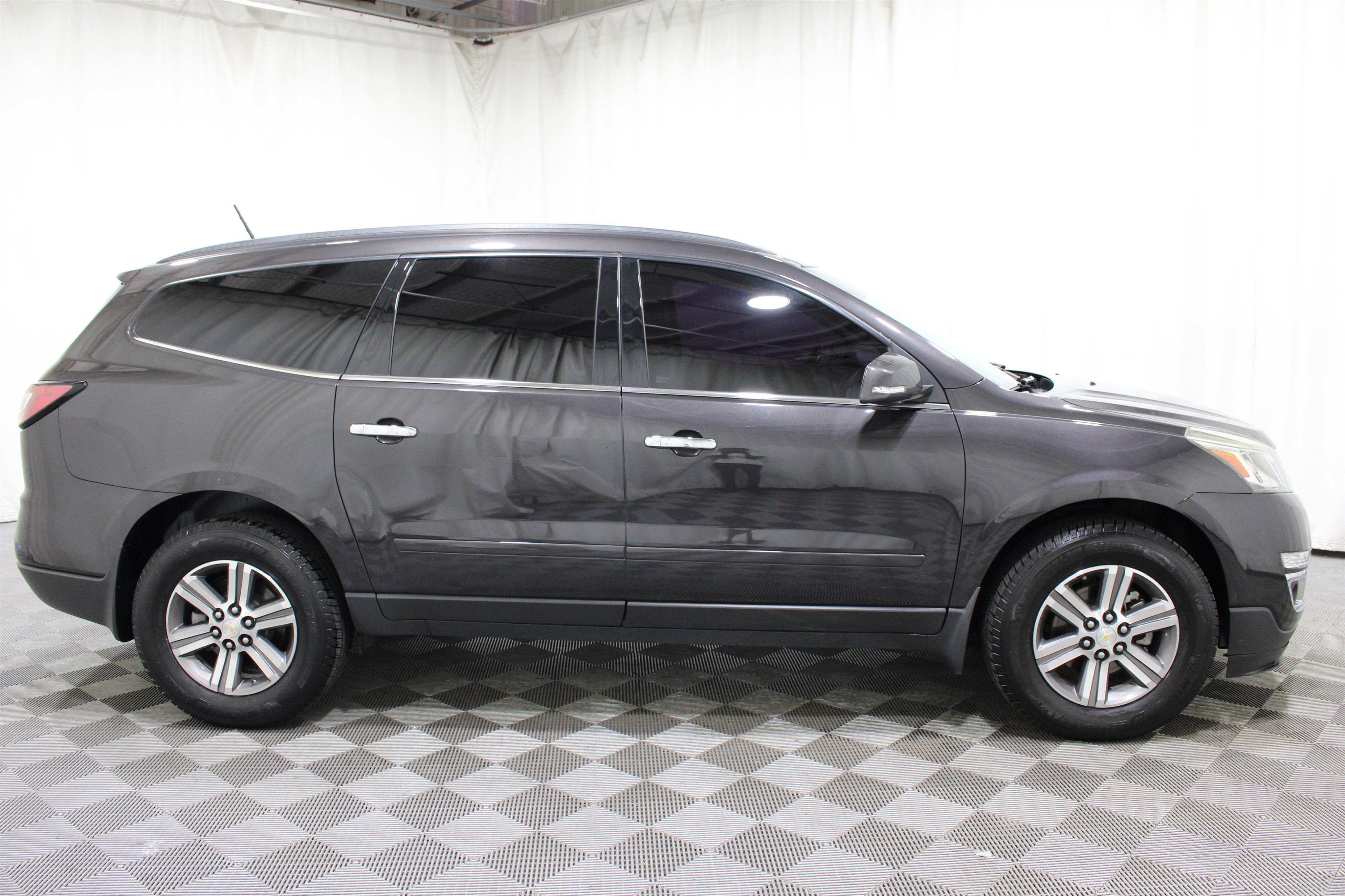 Used 2017 Chevrolet Traverse LT FWD image 26