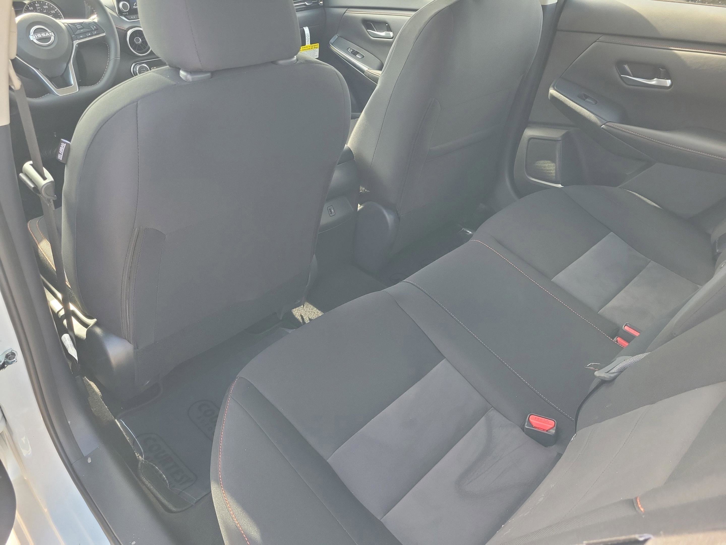 New 2025 Nissan Sentra SR FWD image 9