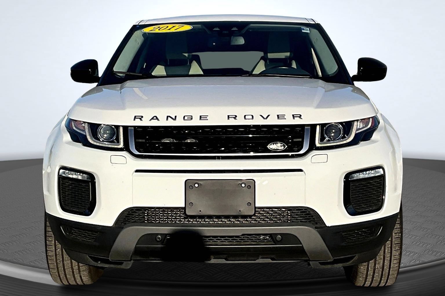 Used 2017 Land Rover Range Rover Evoque SE AWD/4WD image 2